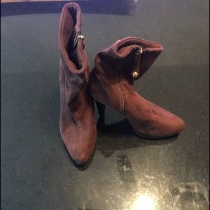 Isaac Mizrahi Brown Suede Pump Booties